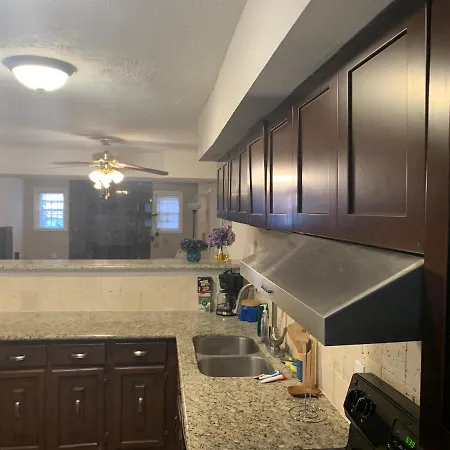 6 Bedroom House 15 Minutes From Iah Airport.